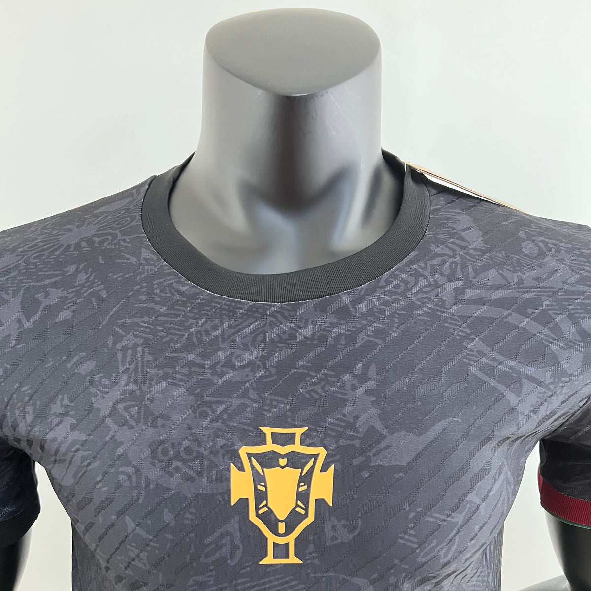 CAMISETA PORTUGAL EDICIÓN ESPECIAL CR7 23/24 (VERSIÓN DEL JUGADOR)