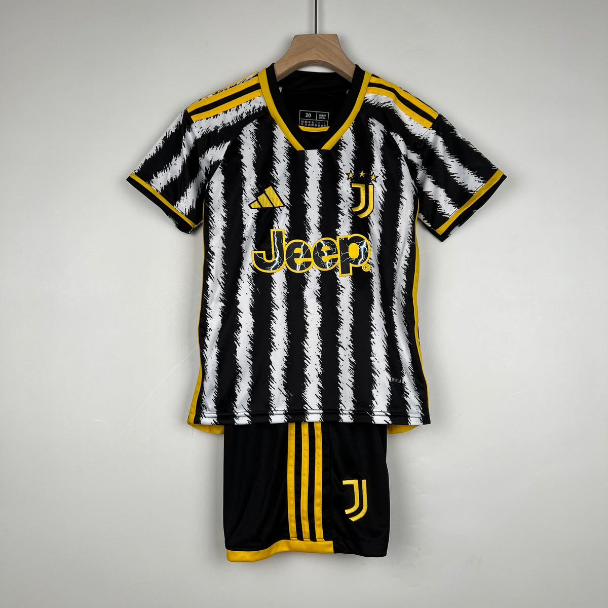 JUVENTUS I 23/24 KIT PARA NIÑOS