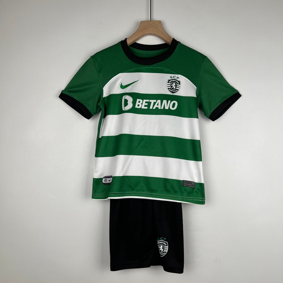 SPORTING LISBOA I 23/24 KIT PARA NIÑOS